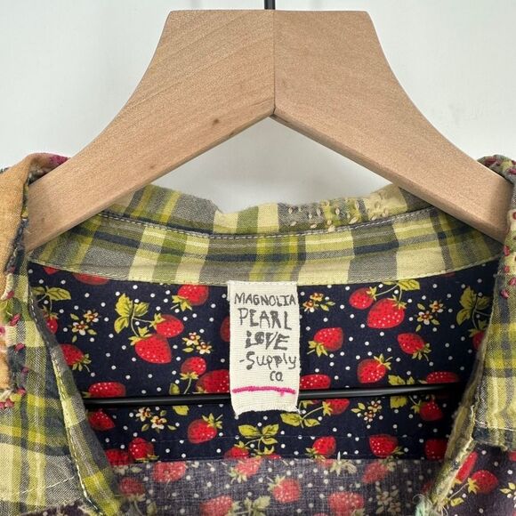 Magnolia Pearl top OS adison workshirt patchwork strawberry floral paint artsy - Picture 8 of 16